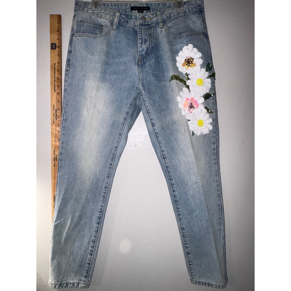 Boston Proper Sequin Daisy Embellished Light Wash Tapered Jeans Size 10 Floral